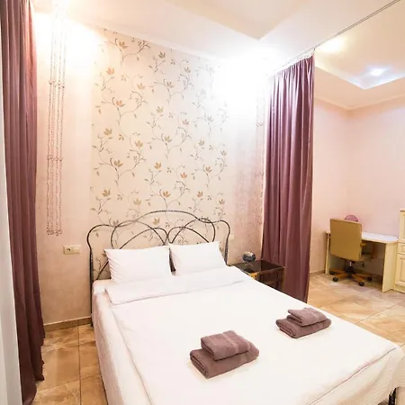 Modern Near Forum Mall Apartment *
